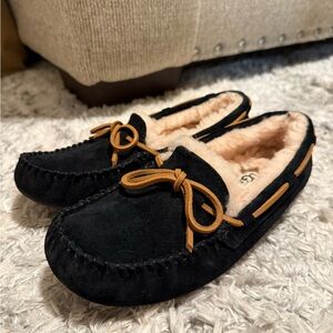 UGG Dakota Slipper Women’s
